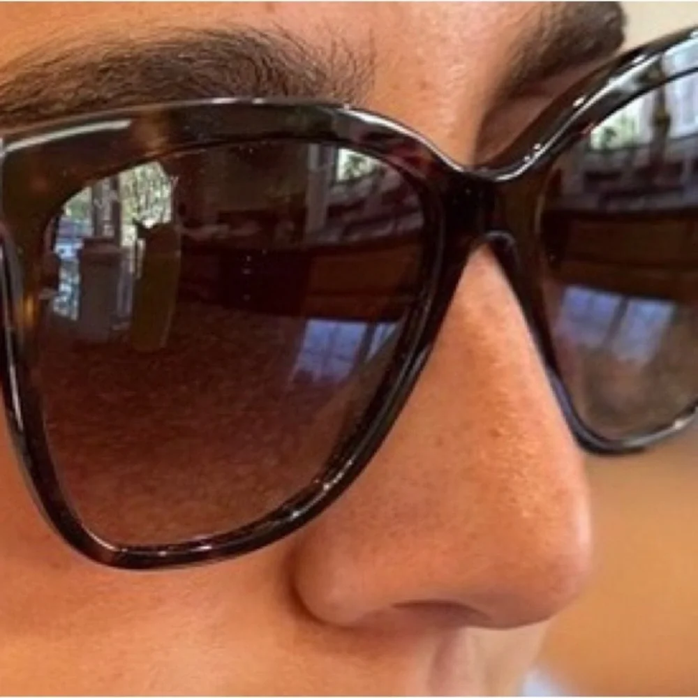 Burberry Sunglasses NWOT - Picture 16 of 16